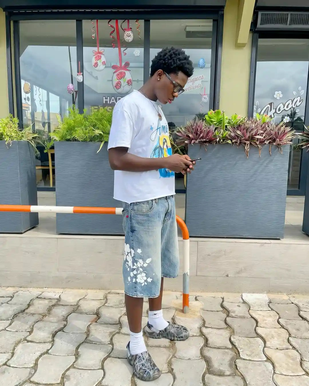 "UPSHINE" Graphic Jorts
